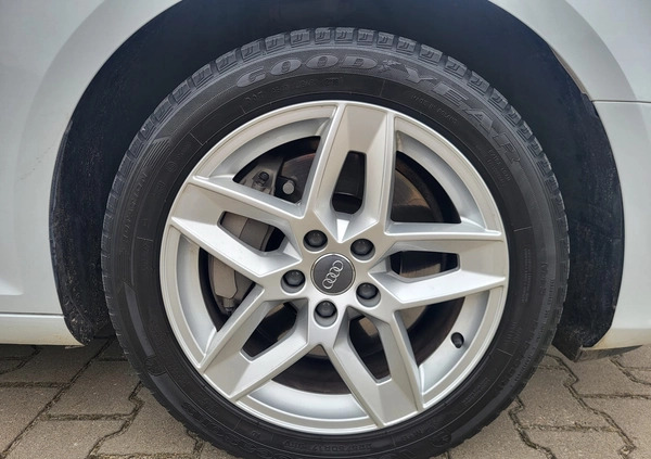 Audi A4 cena 96000 przebieg: 76700, rok produkcji 2018 z Lublin małe 667